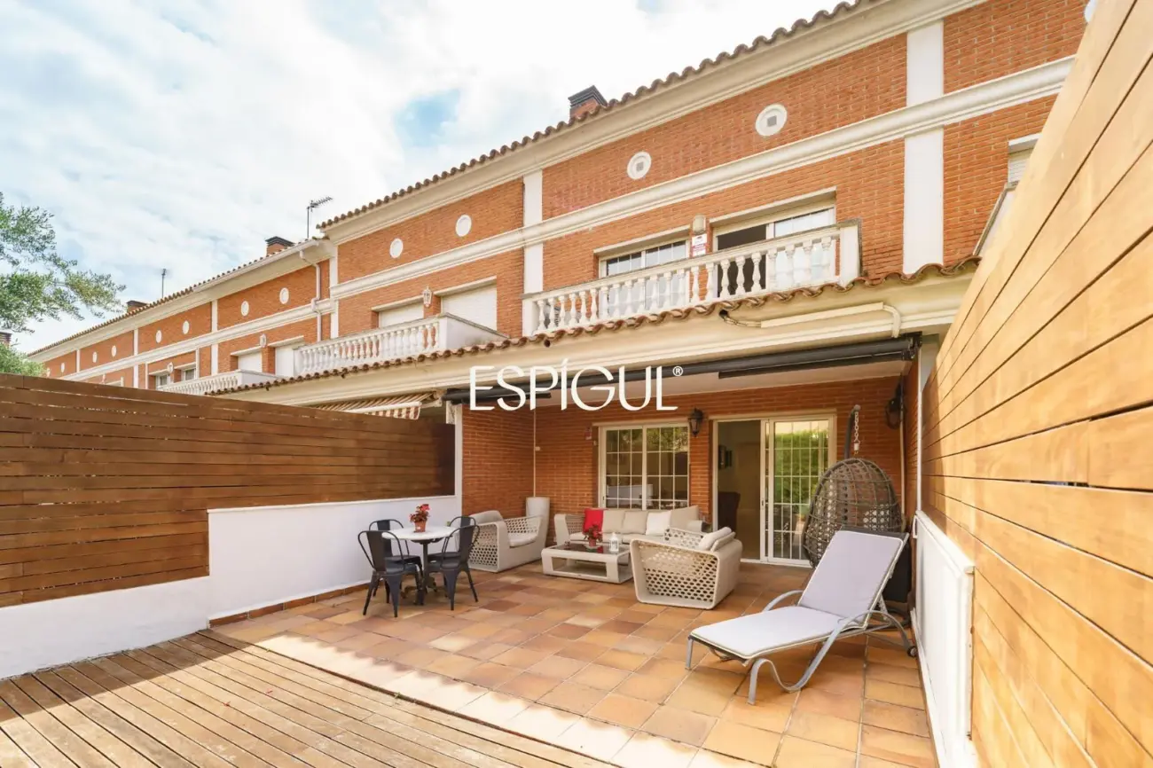 Spacious renovated house with a large terrace in the center of Vilassar de Mar