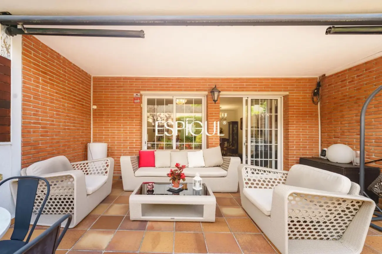 Spacious renovated house with a large terrace in the center of Vilassar de Mar