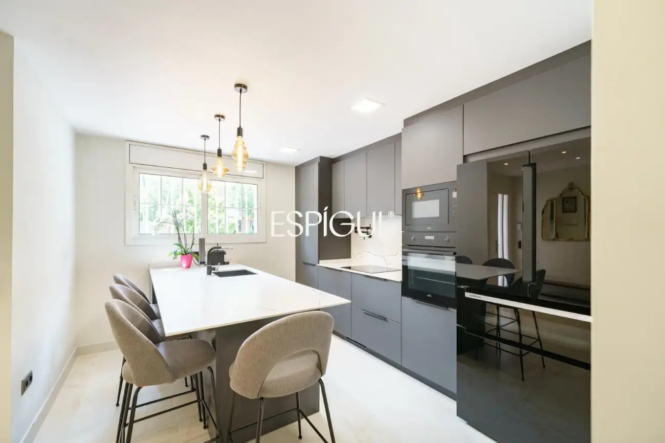 Spacious renovated house with a large terrace in the center of Vilassar de Mar