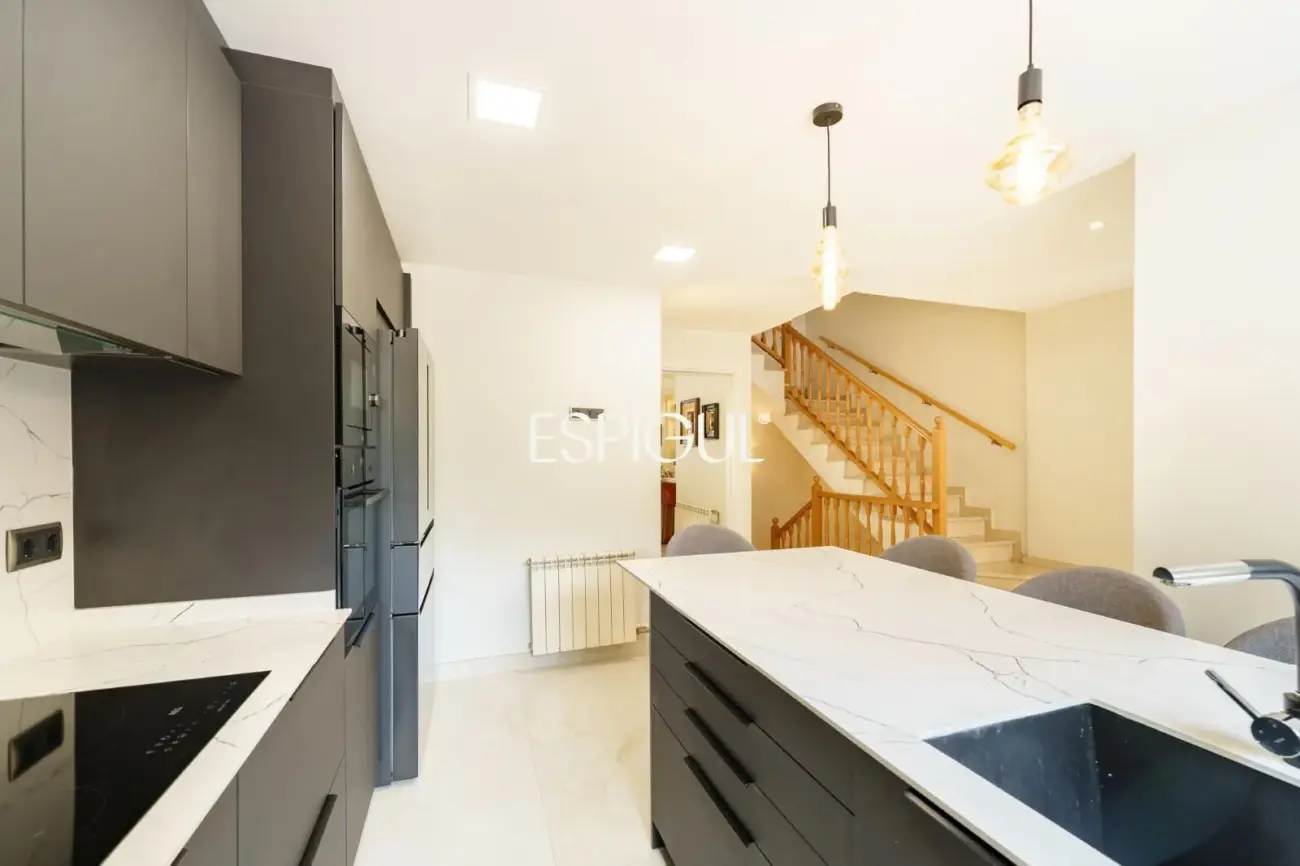 Spacious renovated house with a large terrace in the center of Vilassar de Mar