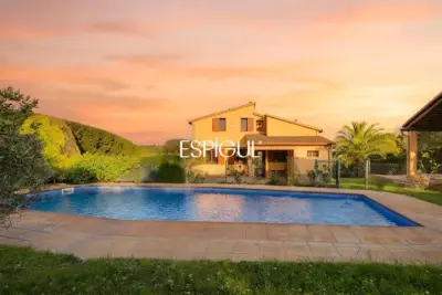 Amplia villa con piscina privada en Mas Pallí, Calonge