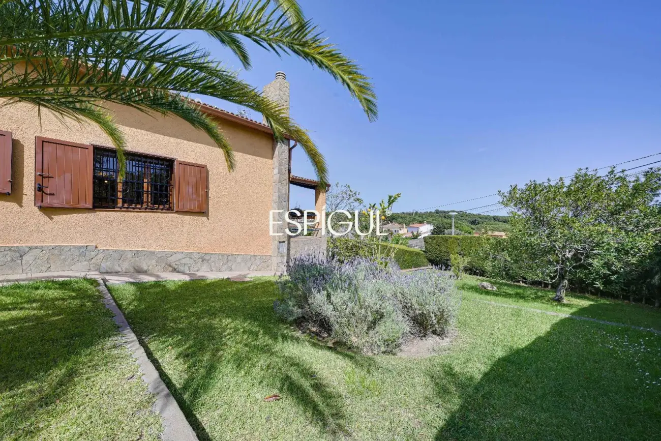 Àmplia vil·la amb piscina privada a Mas Pallí, Calonge
