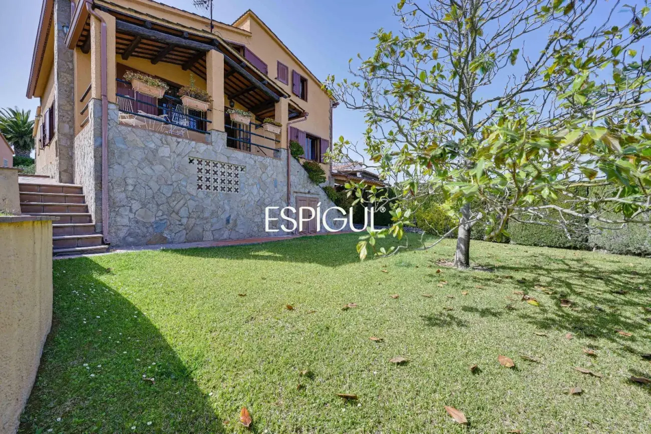 Àmplia vil·la amb piscina privada a Mas Pallí, Calonge