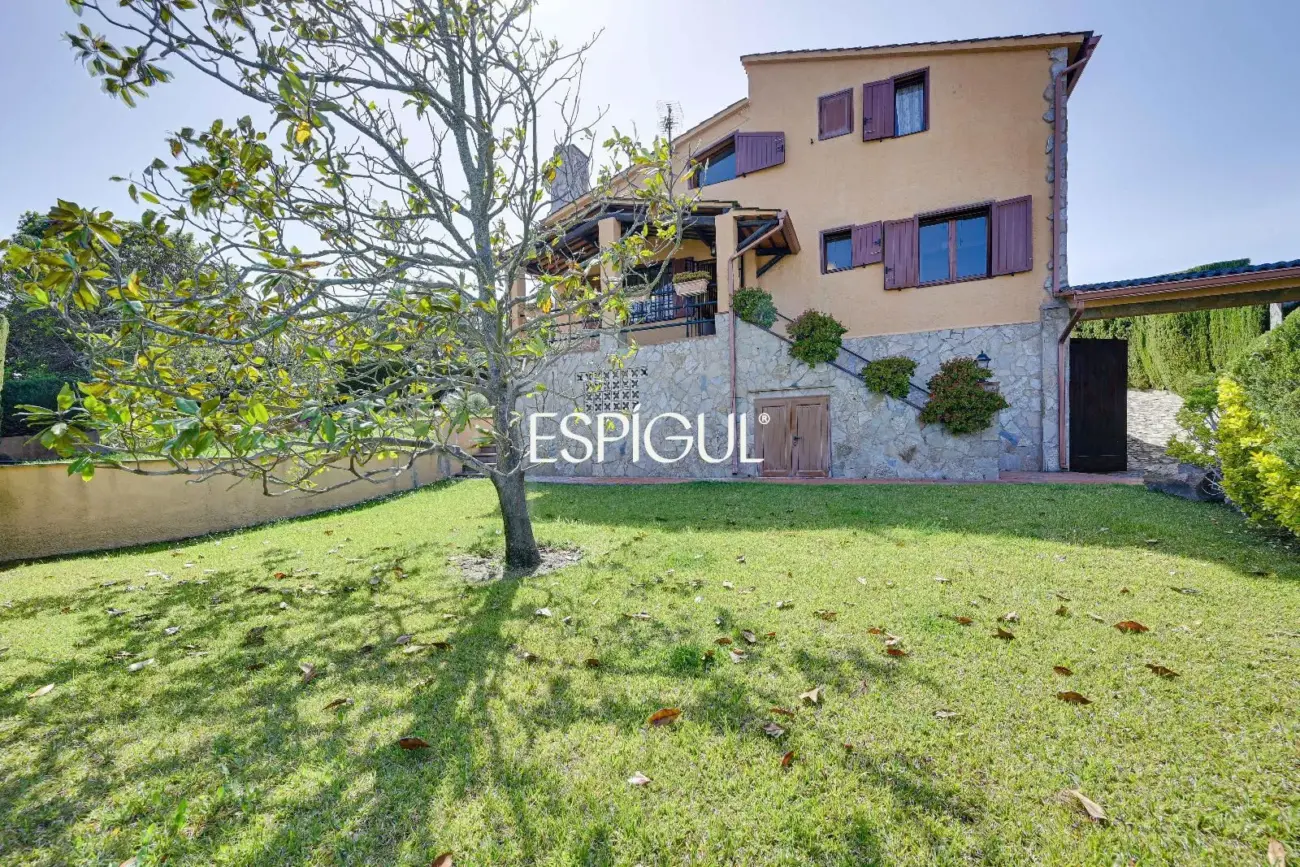 Àmplia vil·la amb piscina privada a Mas Pallí, Calonge
