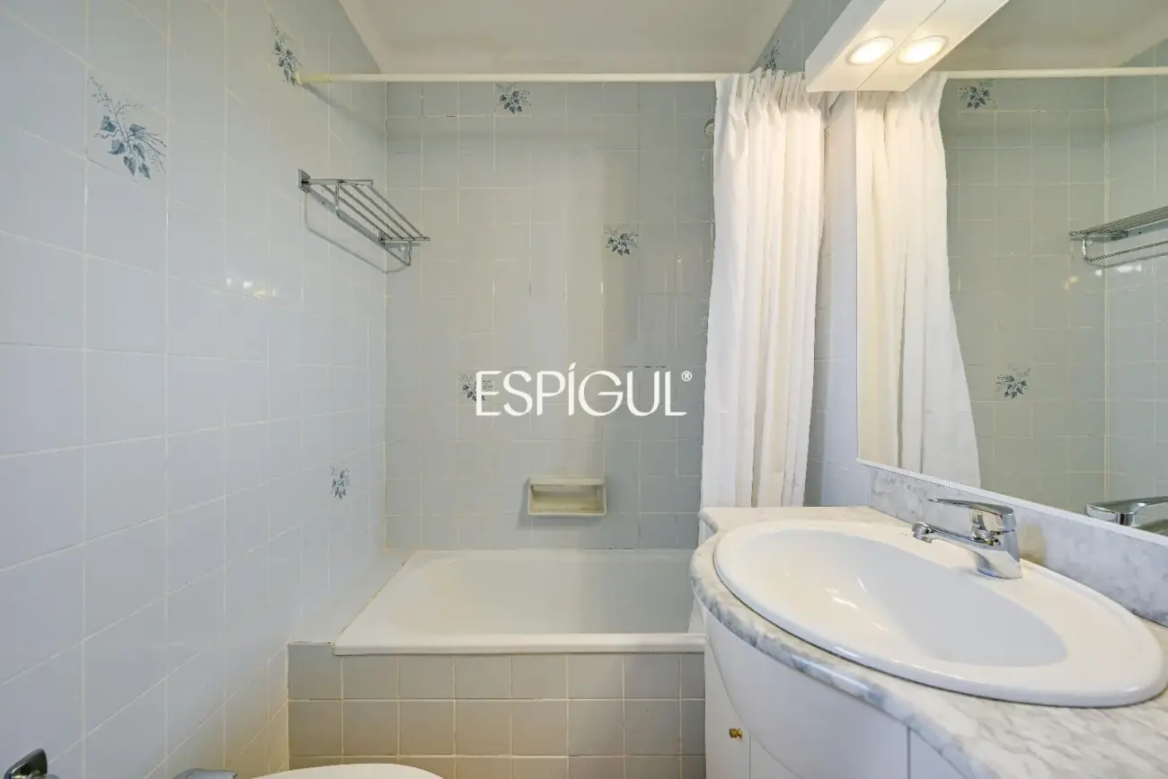 Àmplia vil·la amb piscina privada a Mas Pallí, Calonge