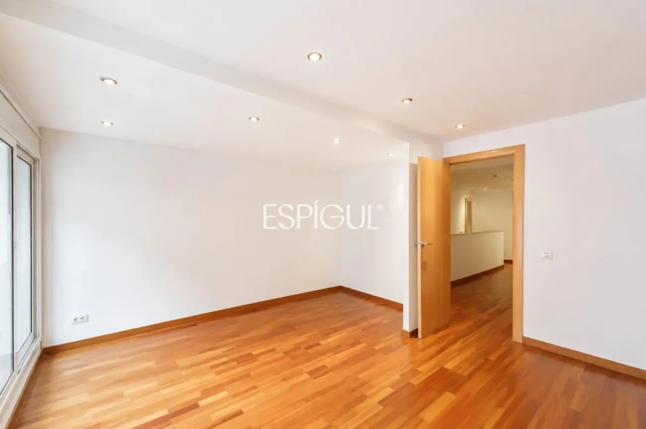 Ampli dúplex al barri de Sants