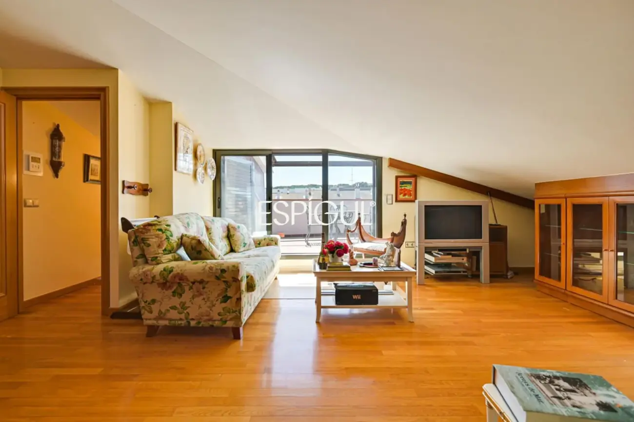 Àtic dúplex a Arenys de Mar de 206 m² amb una terrassa de 20 m²