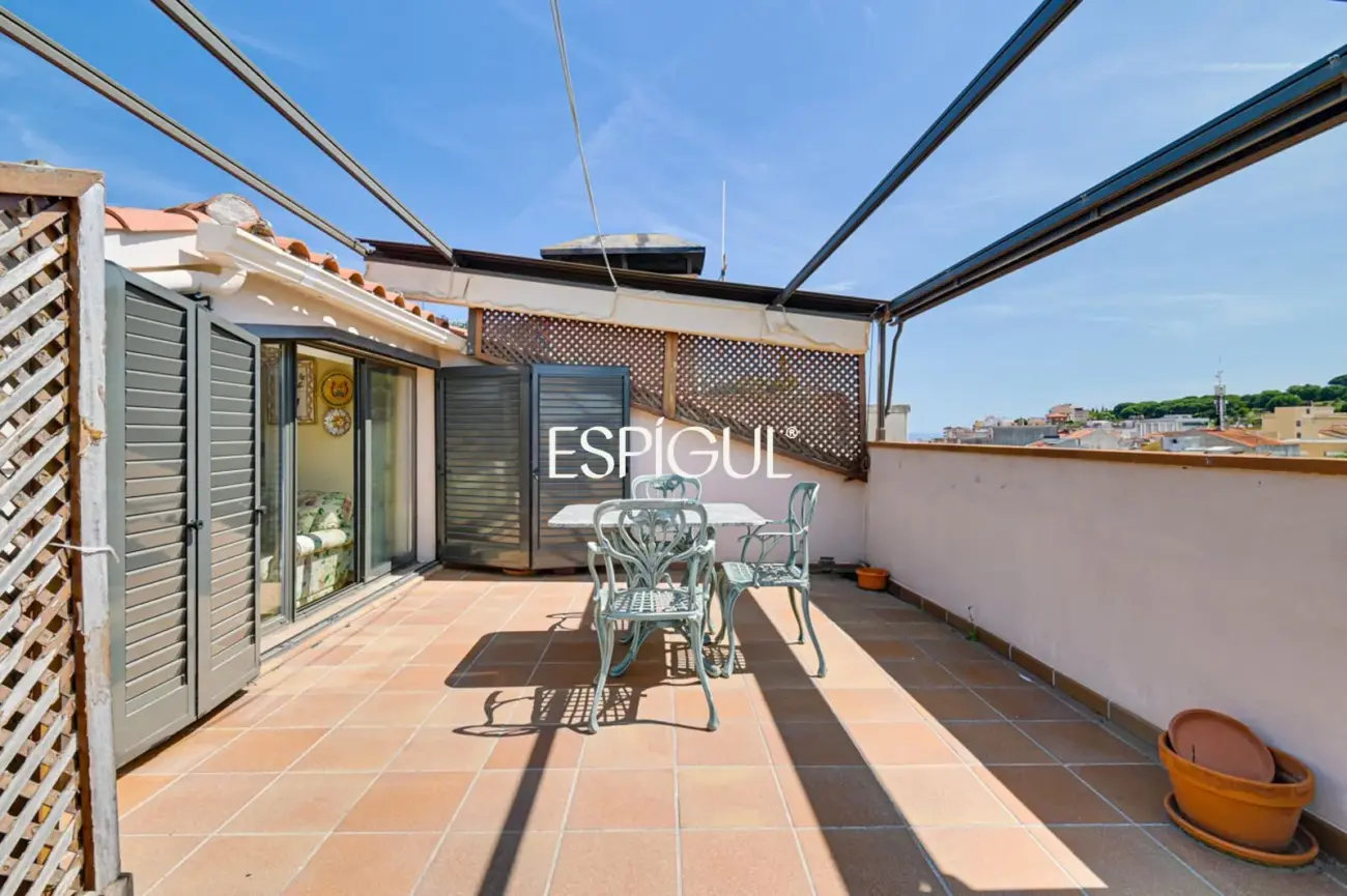 Àtic dúplex a Arenys de Mar de 206 m² amb una terrassa de 20 m²