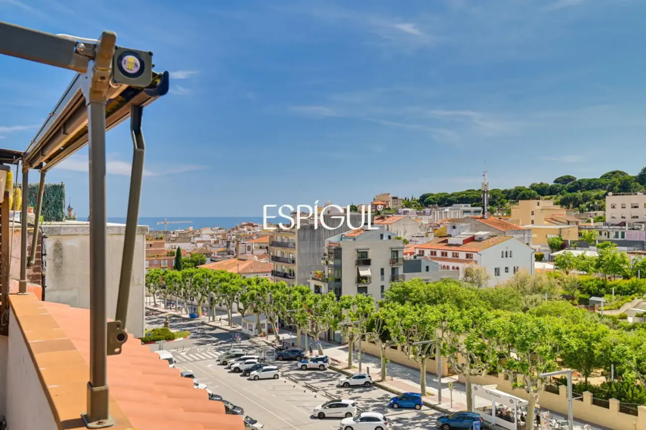 Àtic dúplex a Arenys de Mar de 206 m² amb una terrassa de 20 m²