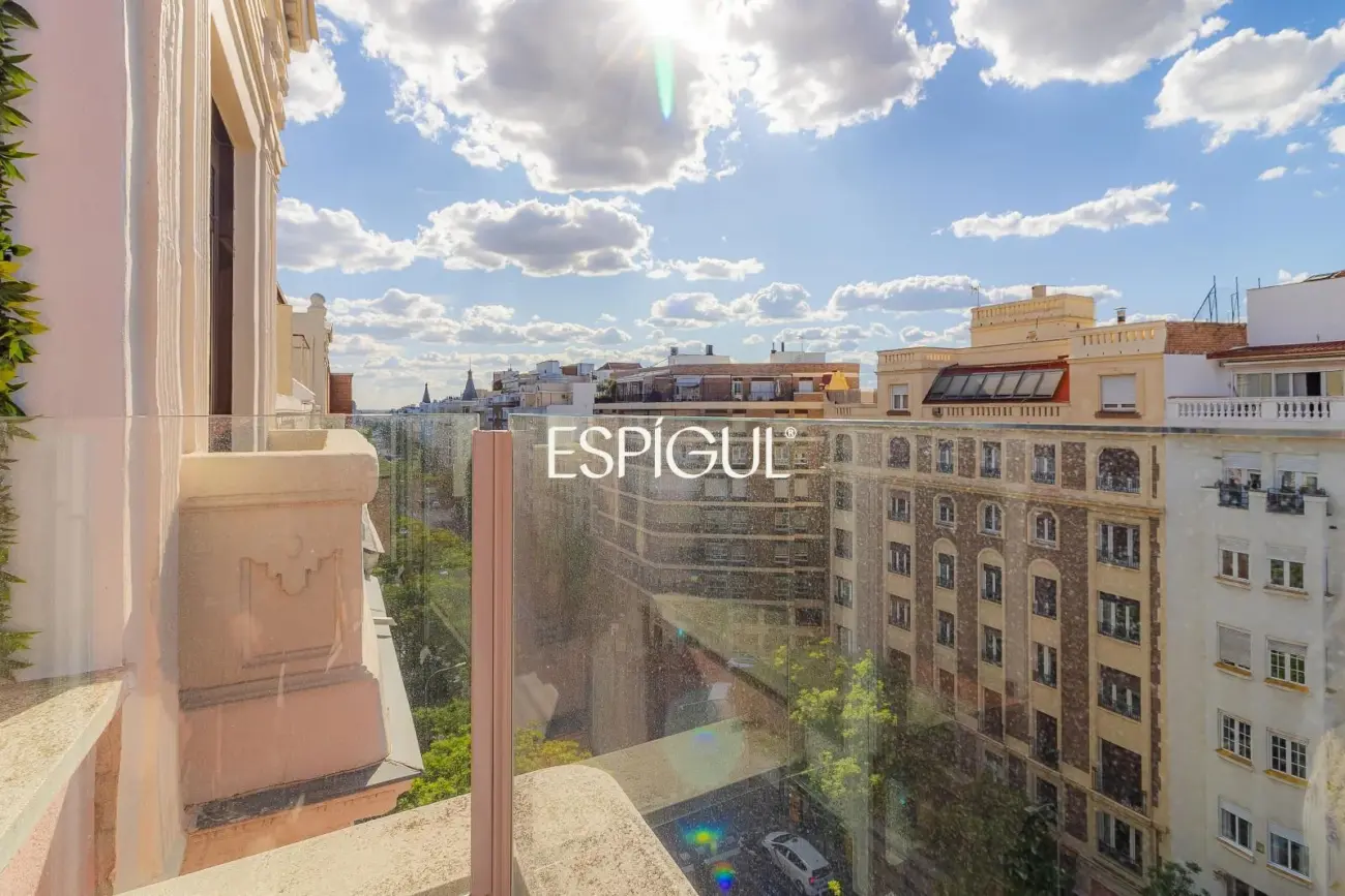 Ático en venta reformado, amueblado con terraza y trastero en Goya, Barrio Salamanca