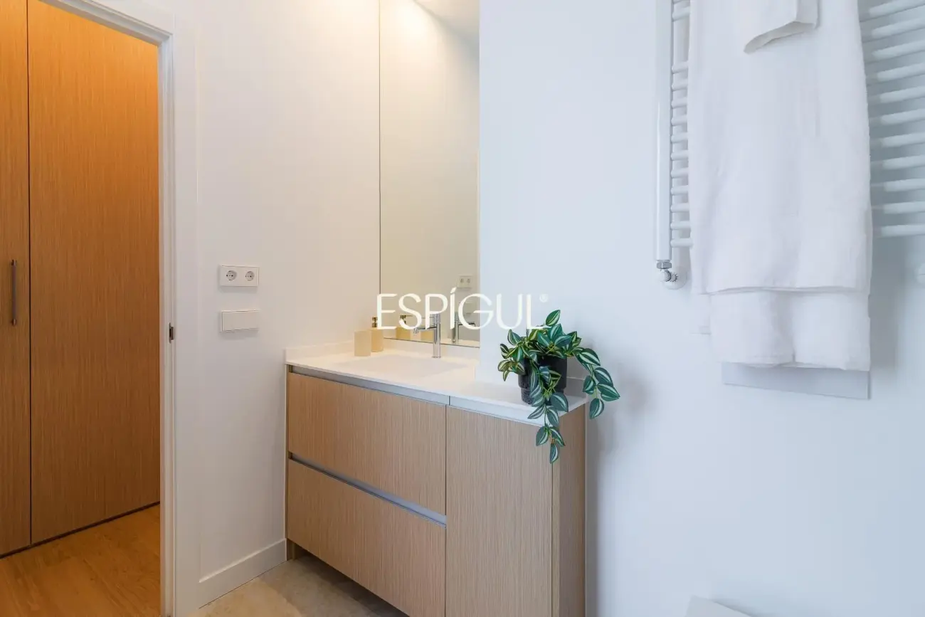 Ático en venta reformado, amueblado con terraza y trastero en Goya, Barrio Salamanca