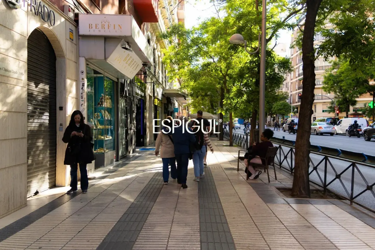 Ático en venta reformado, amueblado con terraza y trastero en Goya, Barrio Salamanca