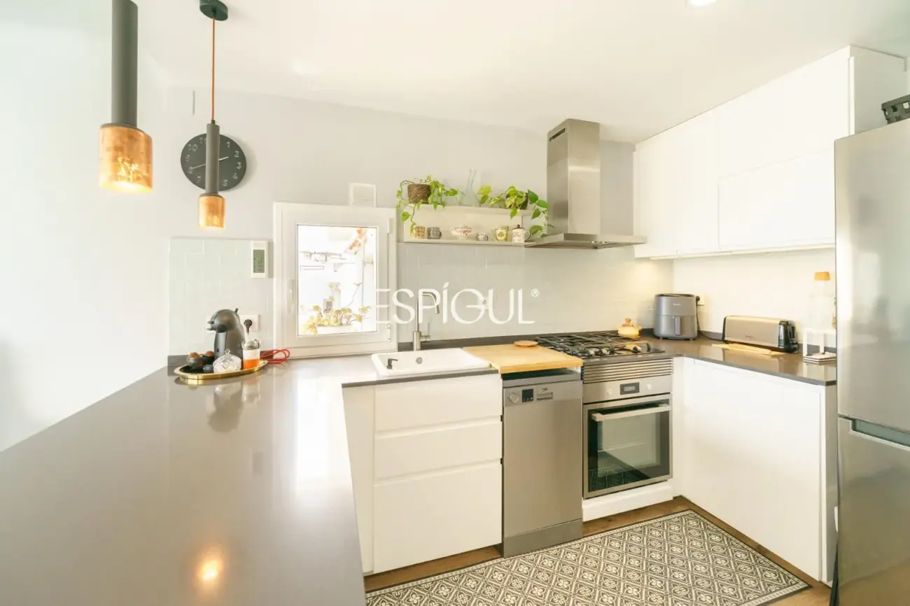 Bonito triplex totalmente reformado con vistas al mar en Llavaneres