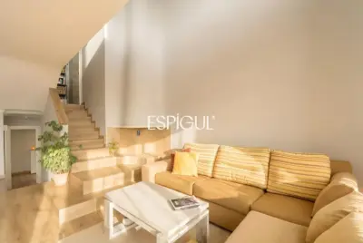 Bonito triplex totalmente reformado con vistas al mar en Llavaneres