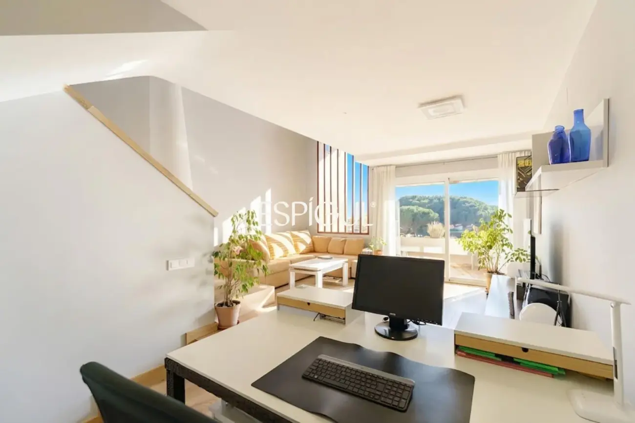 Bonito triplex totalmente reformado con vistas al mar en Llavaneres
