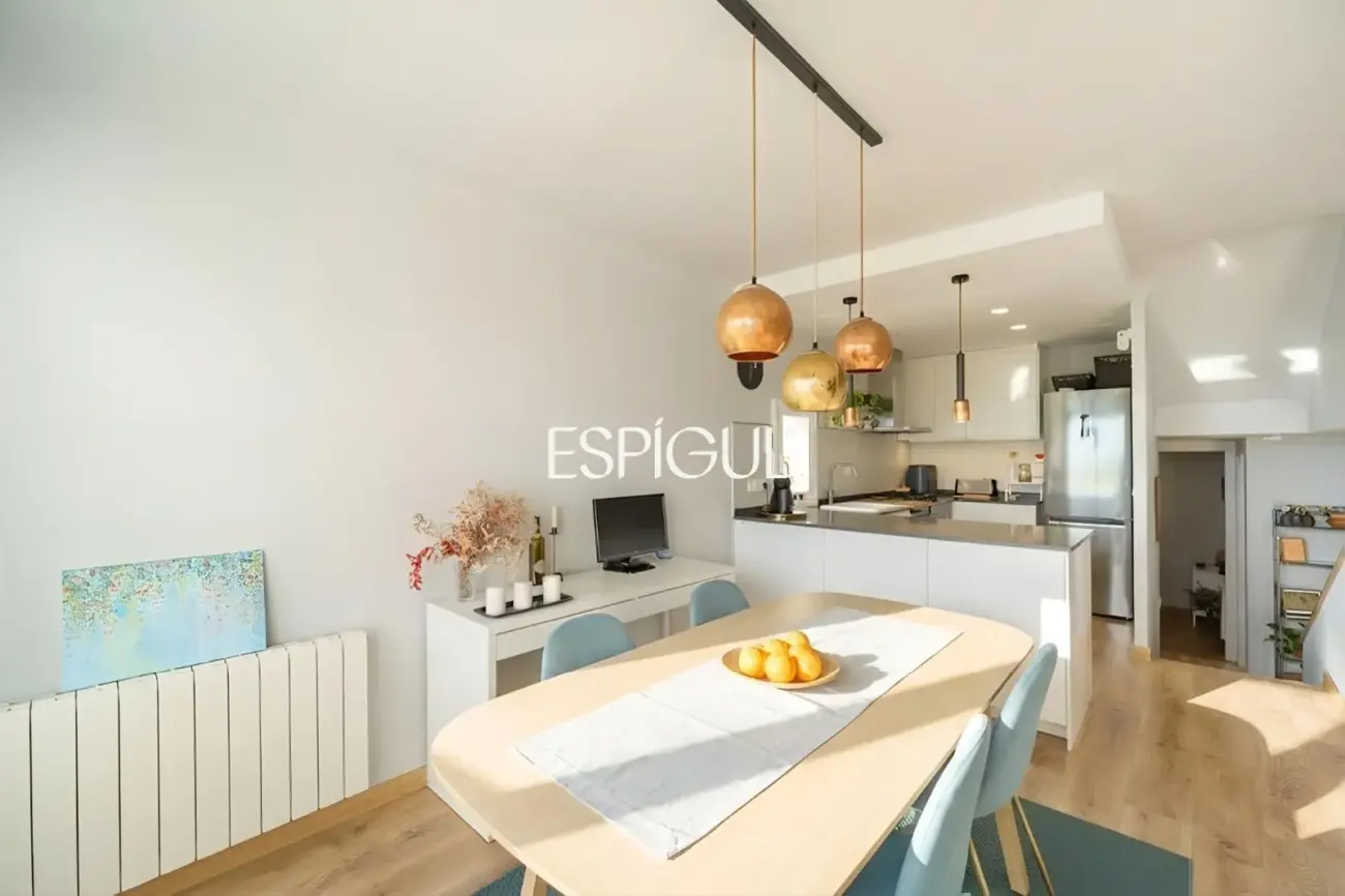 Bonito triplex totalmente reformado con vistas al mar en Llavaneres