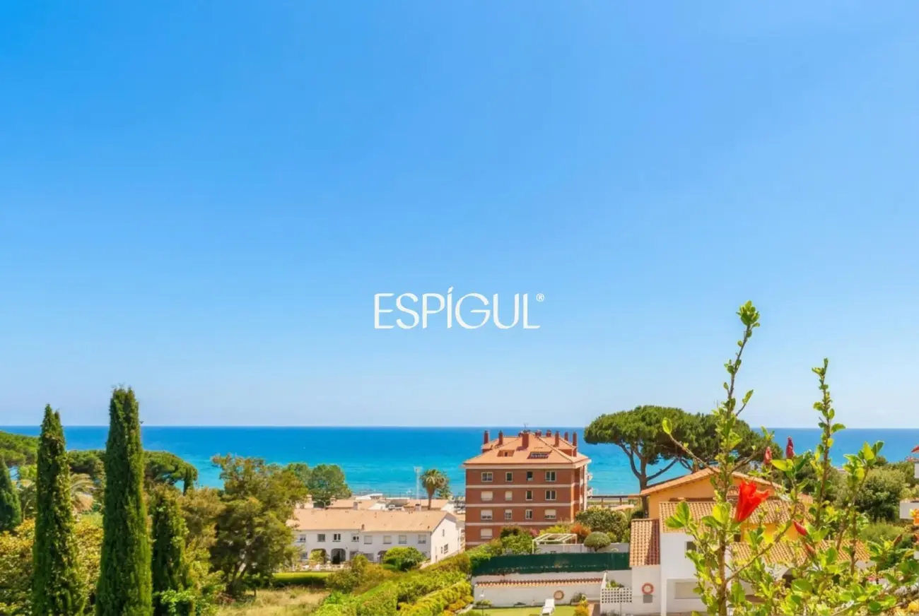 Bonito triplex totalmente reformado con vistas al mar en Llavaneres