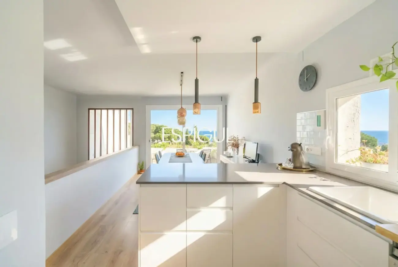 Bonito triplex totalmente reformado con vistas al mar en Llavaneres