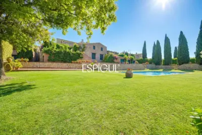 Casa adosada con jardín privado y piscina comunitaria en Albons