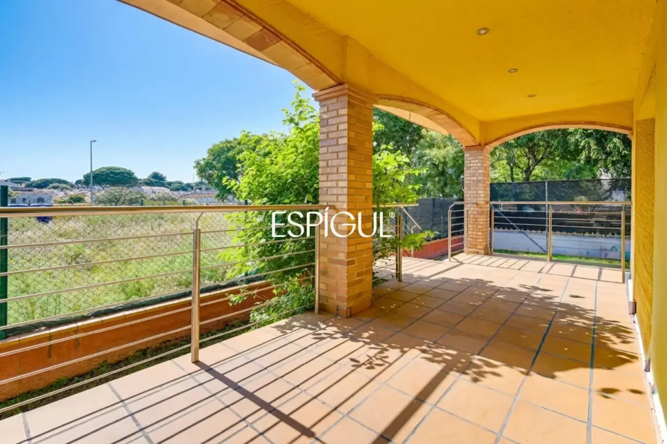 Casa unifamiliar de luxe amb piscina privada a prop de la platja de Riells