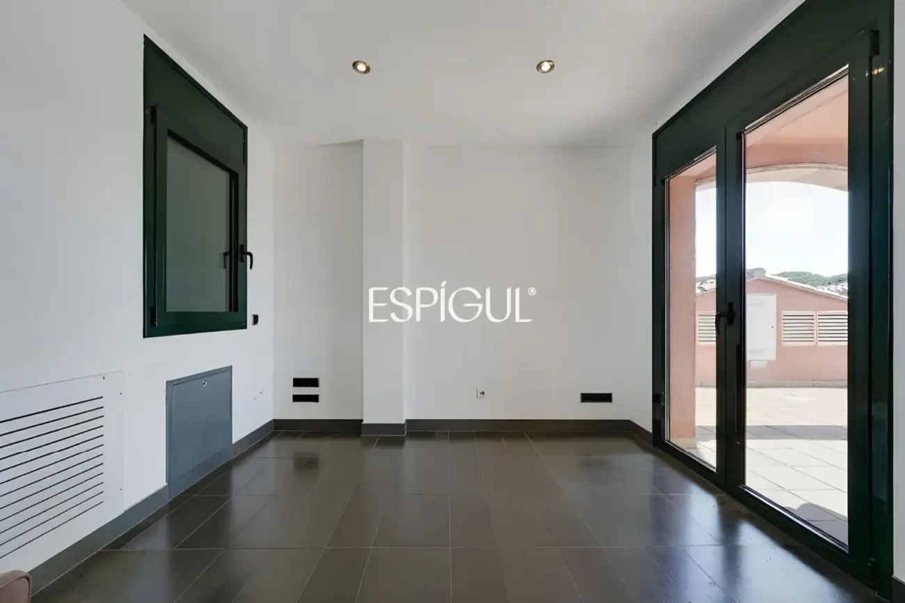 Casa unifamiliar de luxe amb piscina privada a prop de la platja de Riells