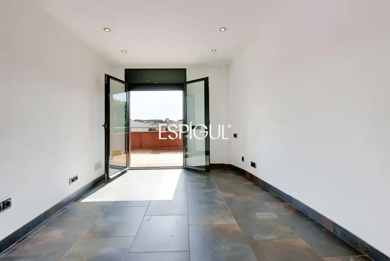 Casa unifamiliar de luxe amb piscina privada a prop de la platja de Riells