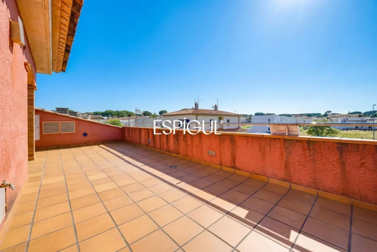 Casa unifamiliar de luxe amb piscina privada a prop de la platja de Riells