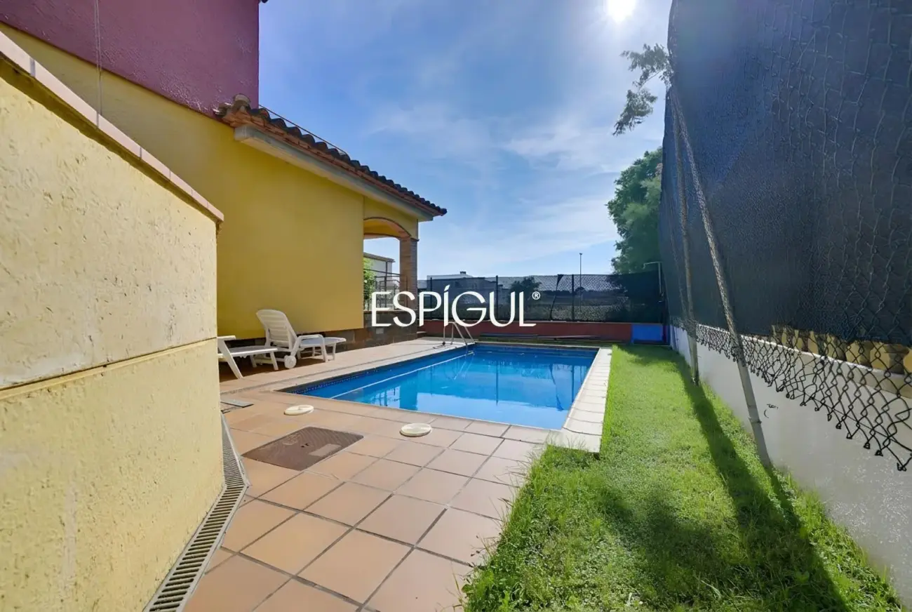 Casa unifamiliar de luxe amb piscina privada a prop de la platja de Riells