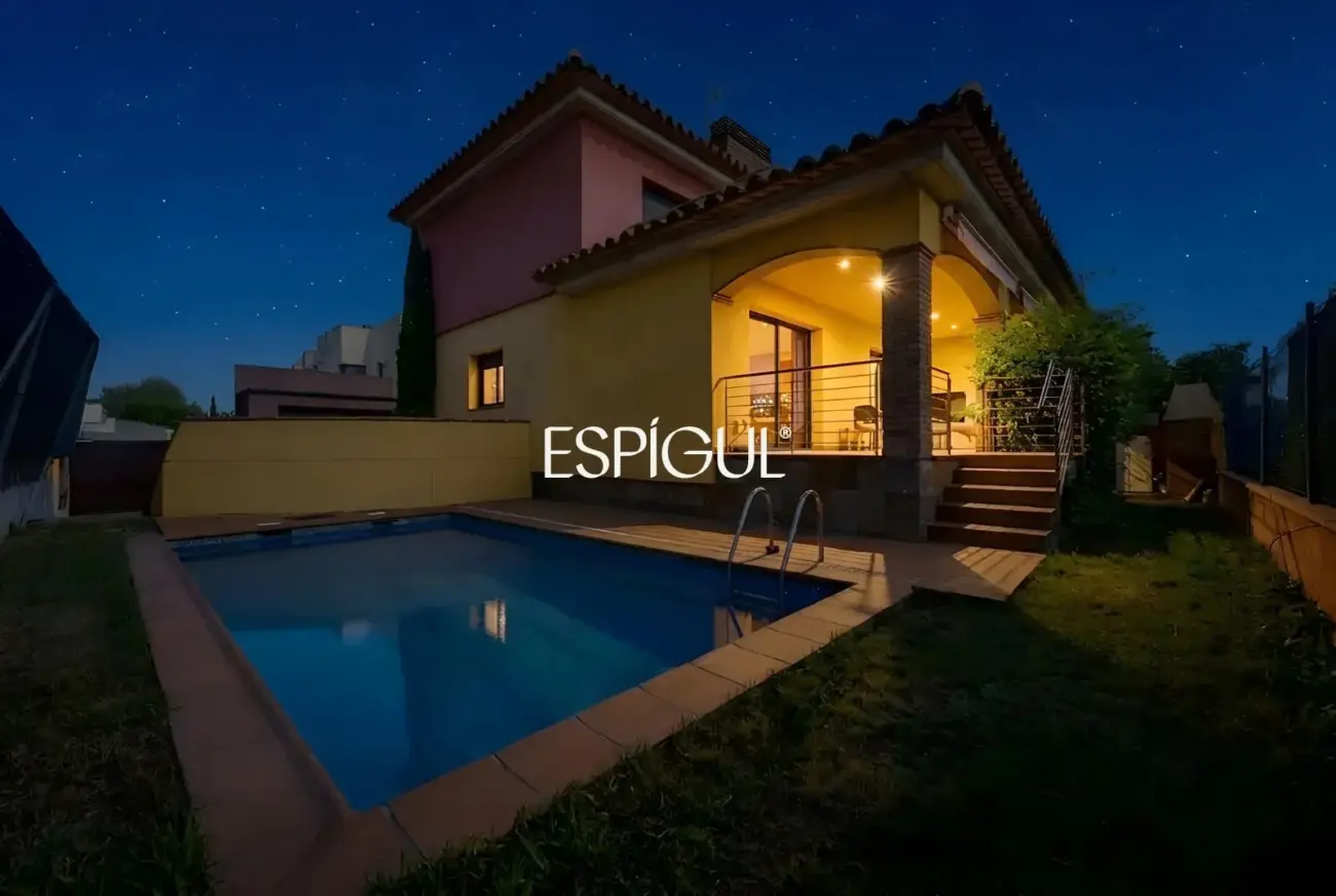 Casa unifamiliar de luxe amb piscina privada a prop de la platja de Riells