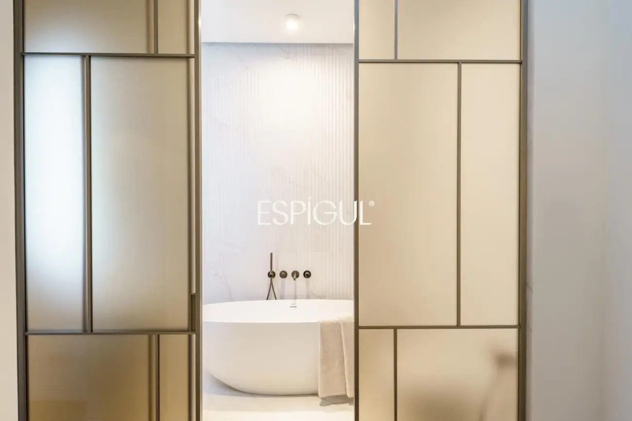 Espectacular piso en finca regia modernista en Casp, junto a Passeig de Sant Joan