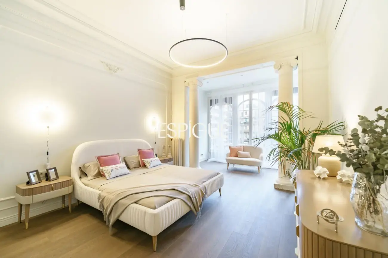 Espectacular piso en finca regia modernista en Casp, junto a Passeig de Sant Joan