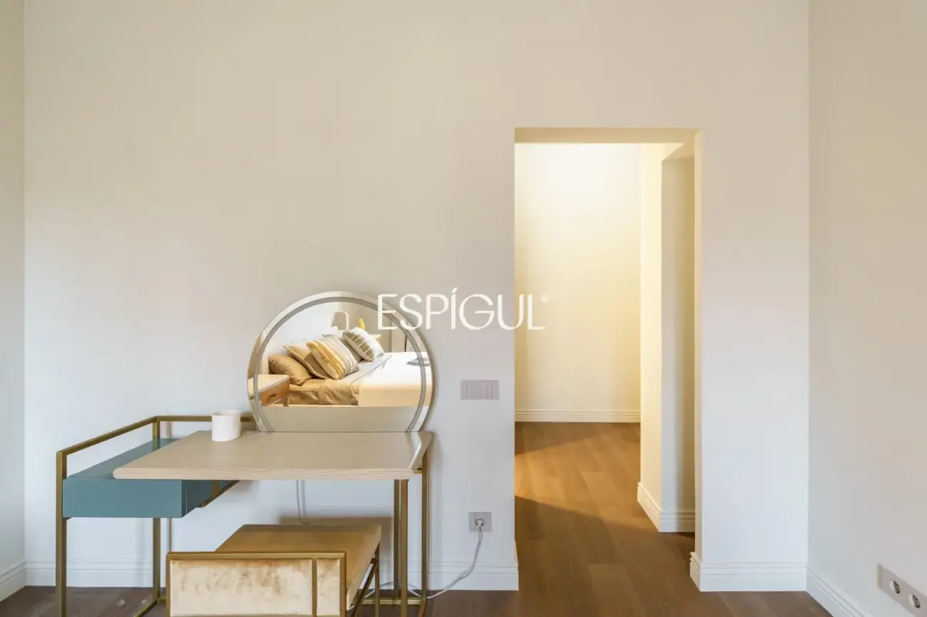Espectacular piso en finca regia modernista en Casp, junto a Passeig de Sant Joan