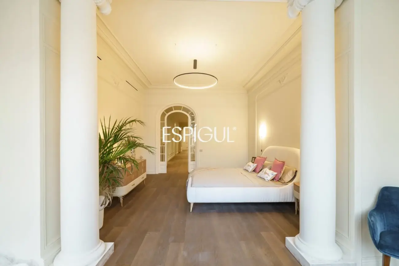 Espectacular piso en finca regia modernista en Casp, junto a Passeig de Sant Joan