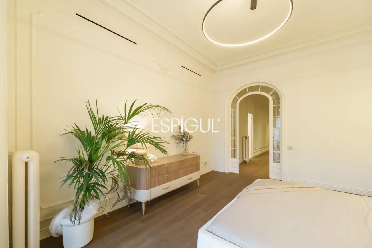 Espectacular piso en finca regia modernista en Casp, junto a Passeig de Sant Joan