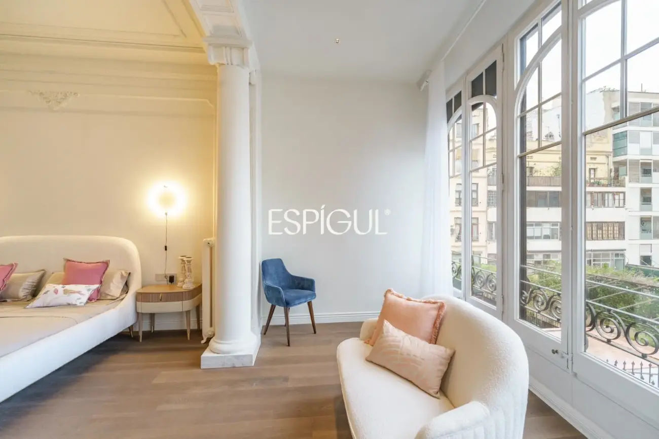 Espectacular piso en finca regia modernista en Casp, junto a Passeig de Sant Joan