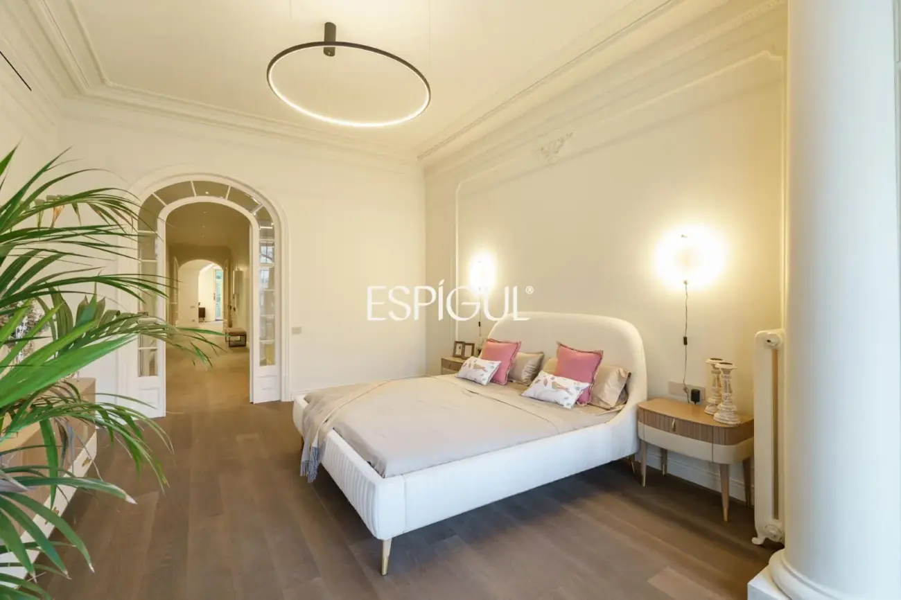 Espectacular piso en finca regia modernista en Casp, junto a Passeig de Sant Joan