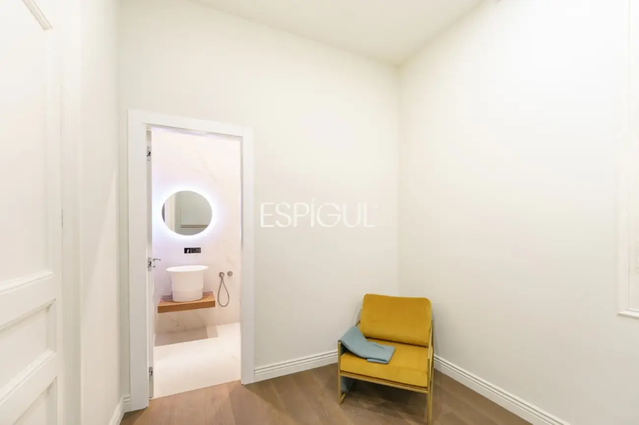 Espectacular piso en finca regia modernista en Casp, junto a Passeig de Sant Joan