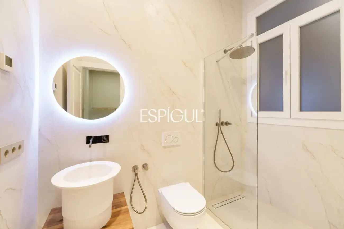 Espectacular piso en finca regia modernista en Casp, junto a Passeig de Sant Joan