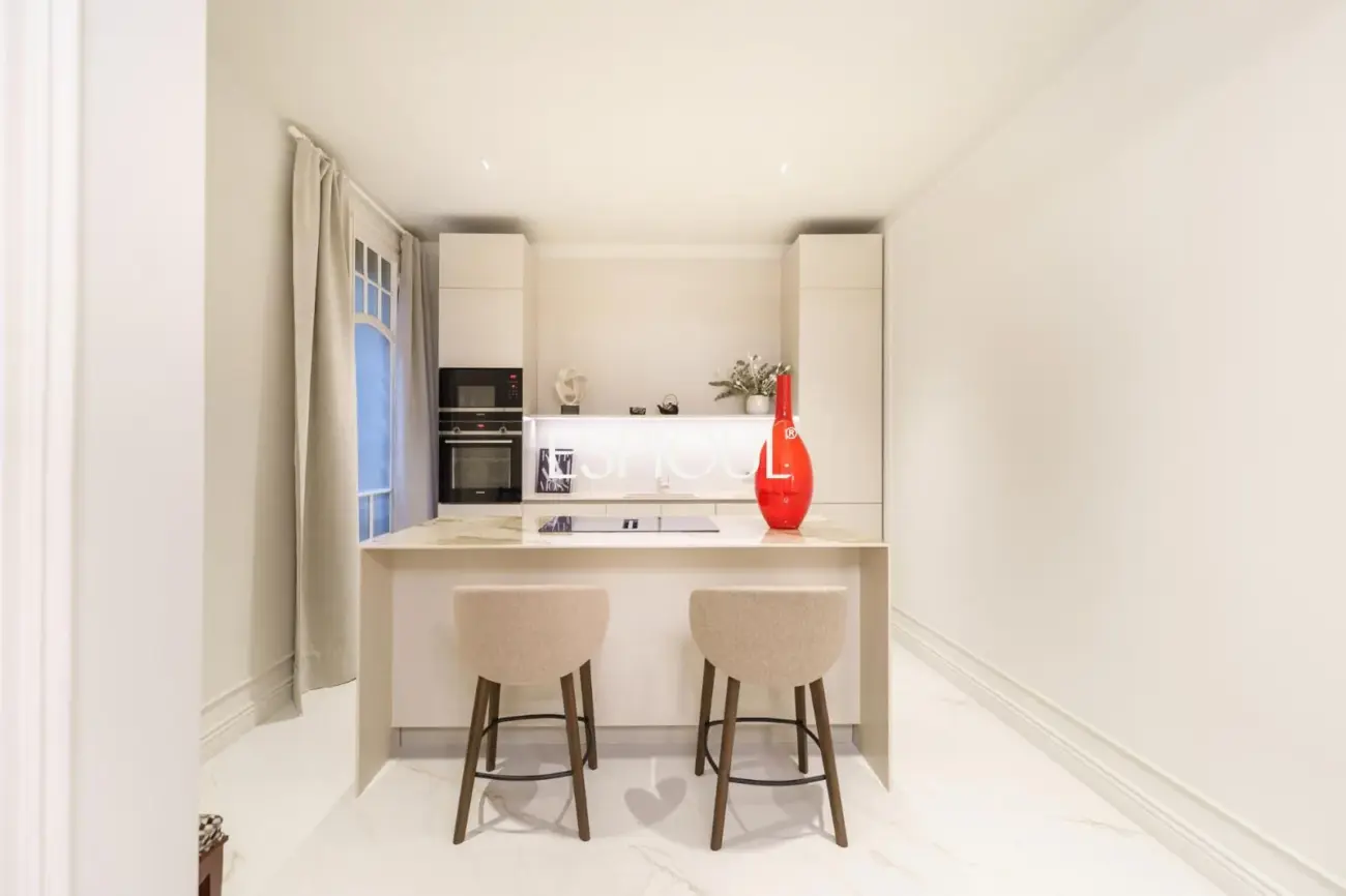 Espectacular piso en finca regia modernista en Casp, junto a Passeig de Sant Joan
