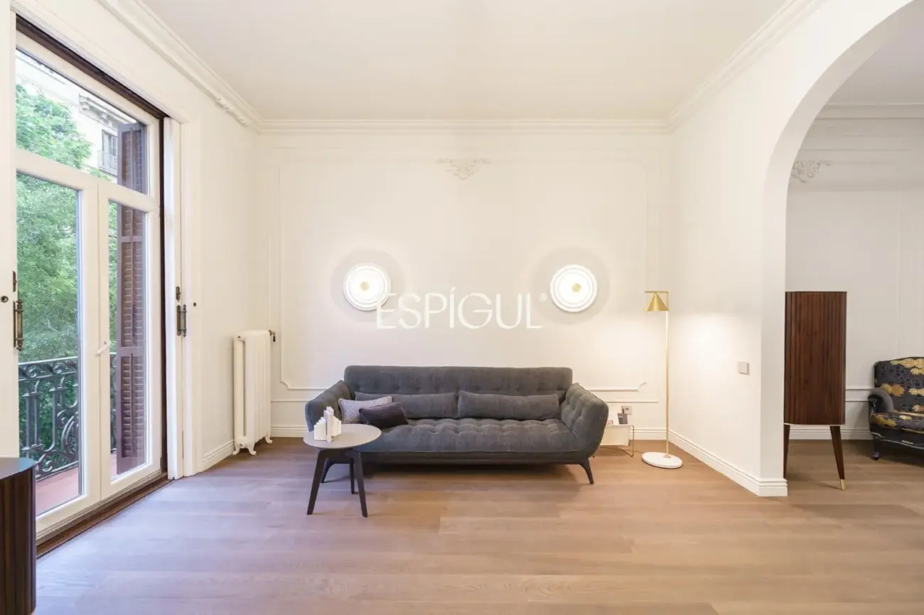 Espectacular piso en finca regia modernista en Casp, junto a Passeig de Sant Joan