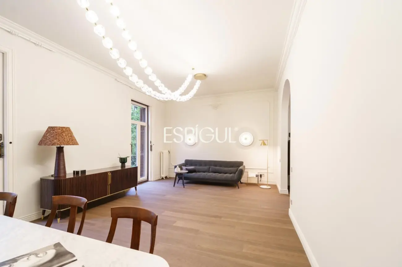Espectacular piso en finca regia modernista en Casp, junto a Passeig de Sant Joan