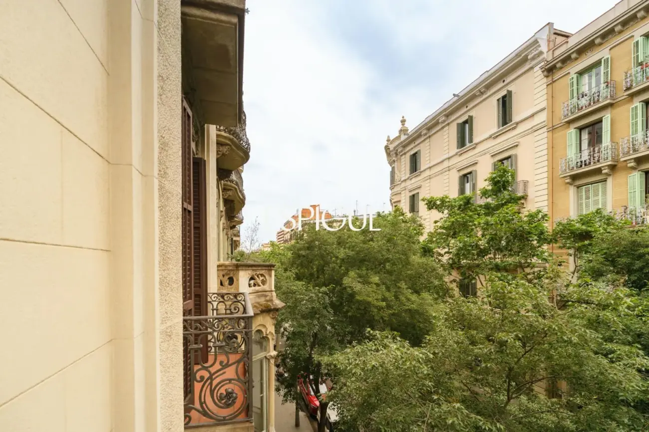 Espectacular piso en finca regia modernista en Casp, junto a Passeig de Sant Joan