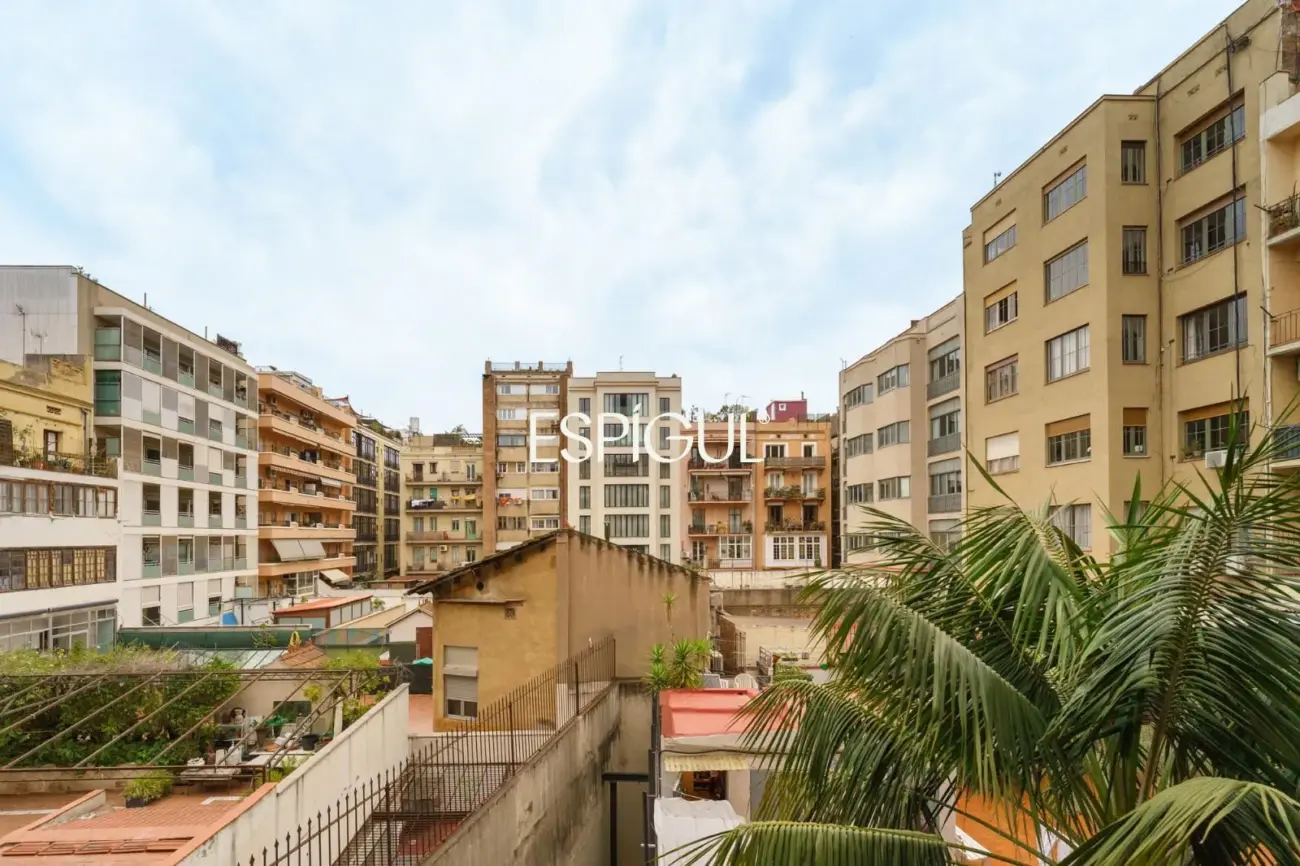 Espectacular piso en finca regia modernista en Casp, junto a Passeig de Sant Joan