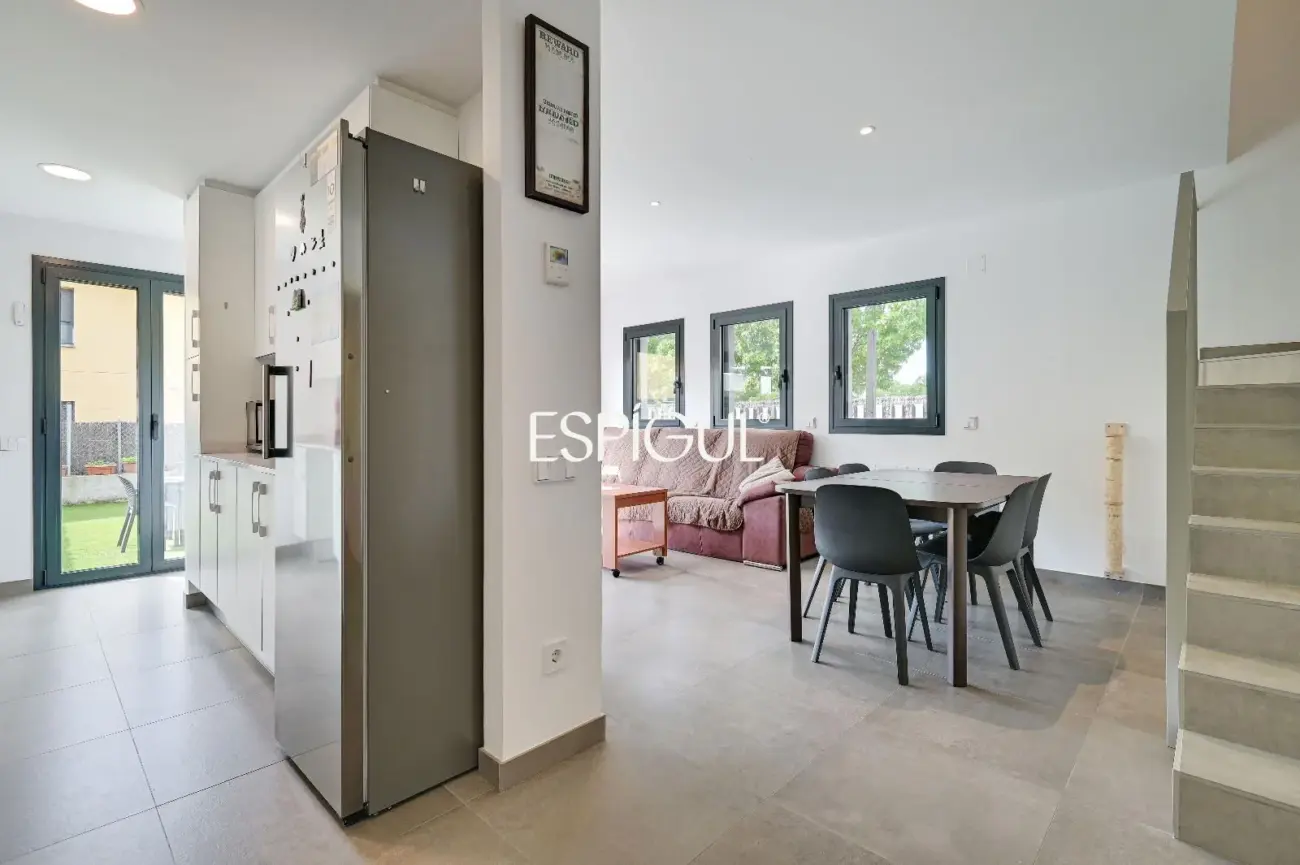 Casa exclusiva a Vilablareix de 4 habitacions