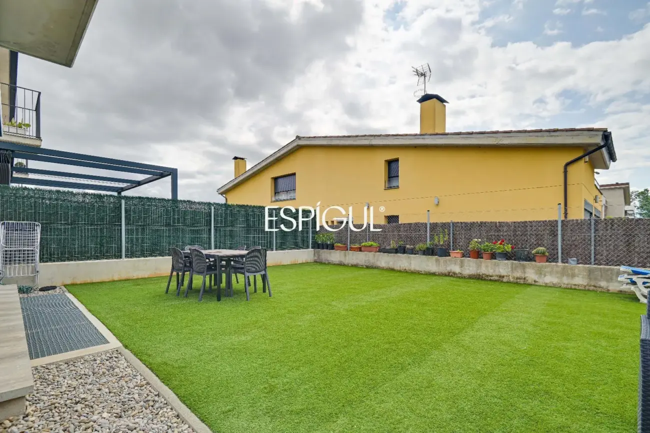 Casa exclusiva a Vilablareix de 4 habitacions