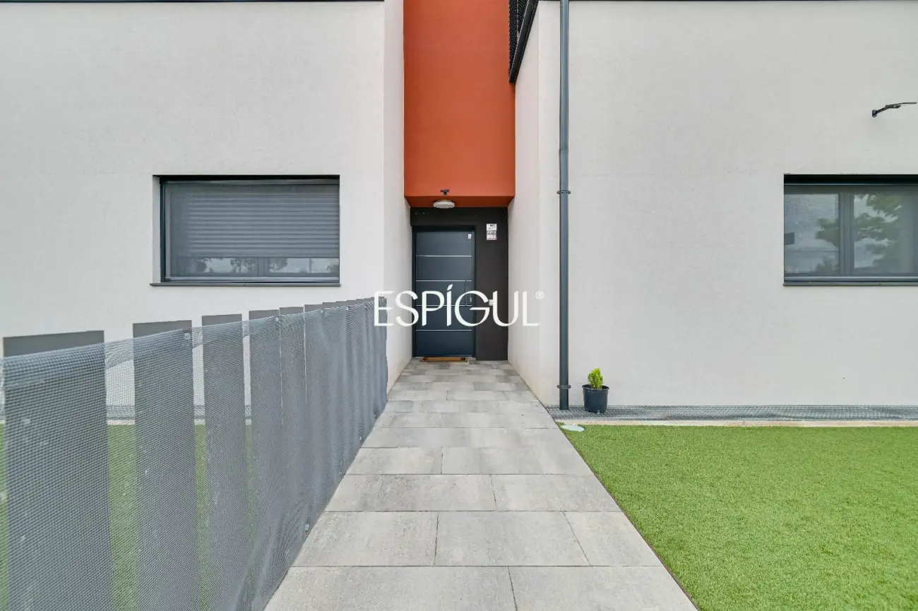 Casa exclusiva a Vilablareix de 4 habitacions