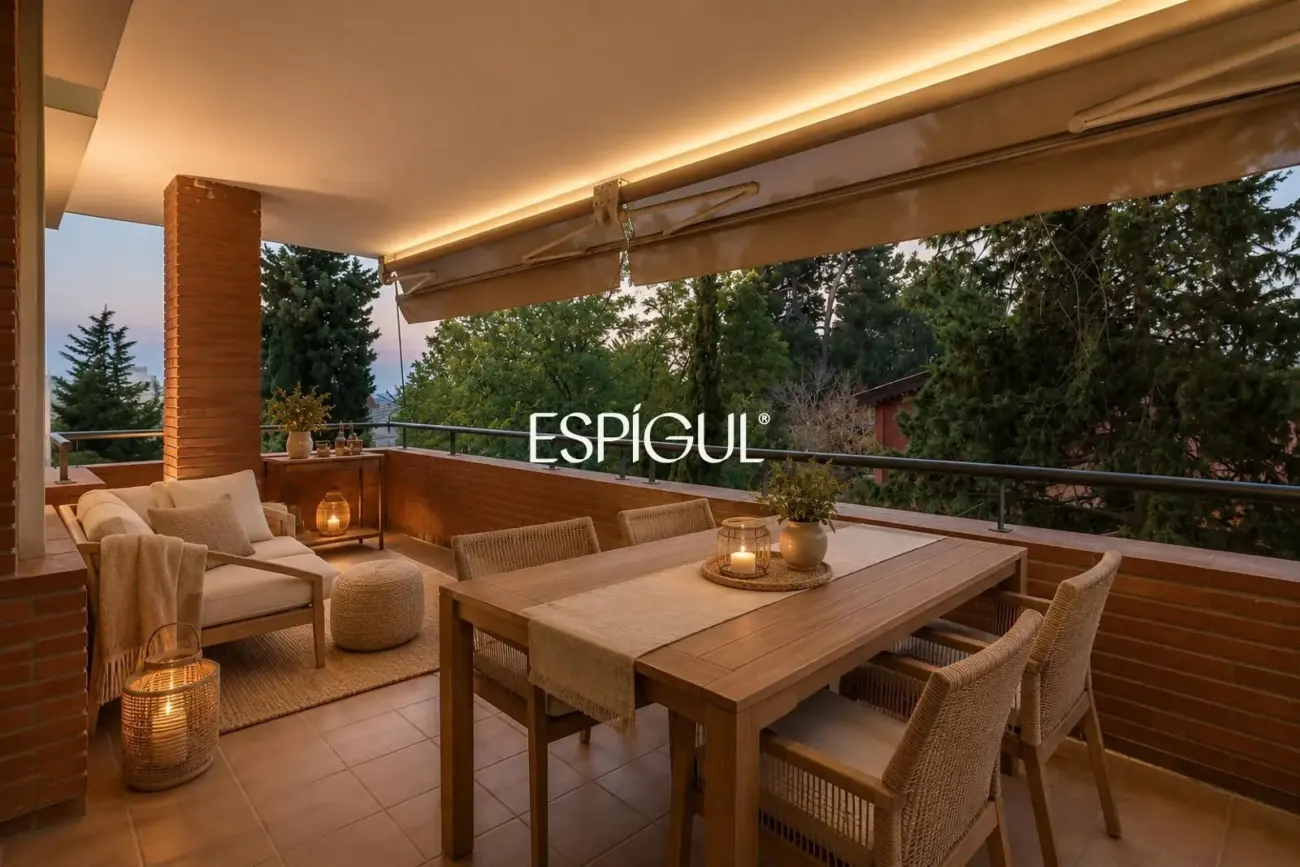 4 habitaciones, terraza, piscina, jardin y 3 plazas de parking: a un paso de Barcelona