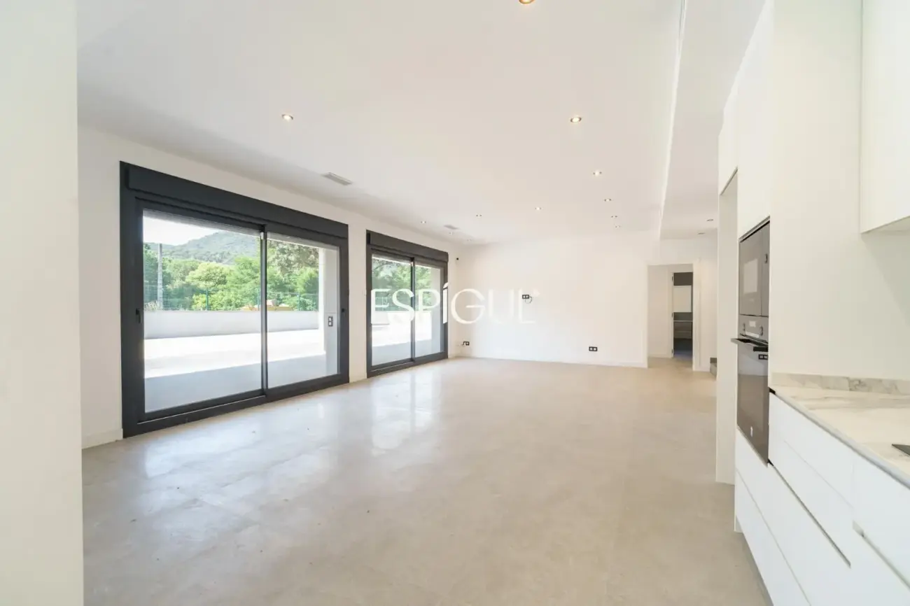 Exclusiva vivienda de obra nueva con diseño contemporáneo en Vallromanes