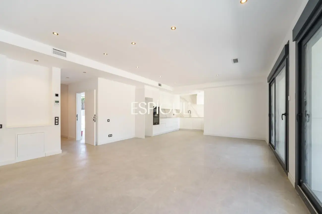 Exclusiva vivienda de obra nueva con diseño contemporáneo en Vallromanes