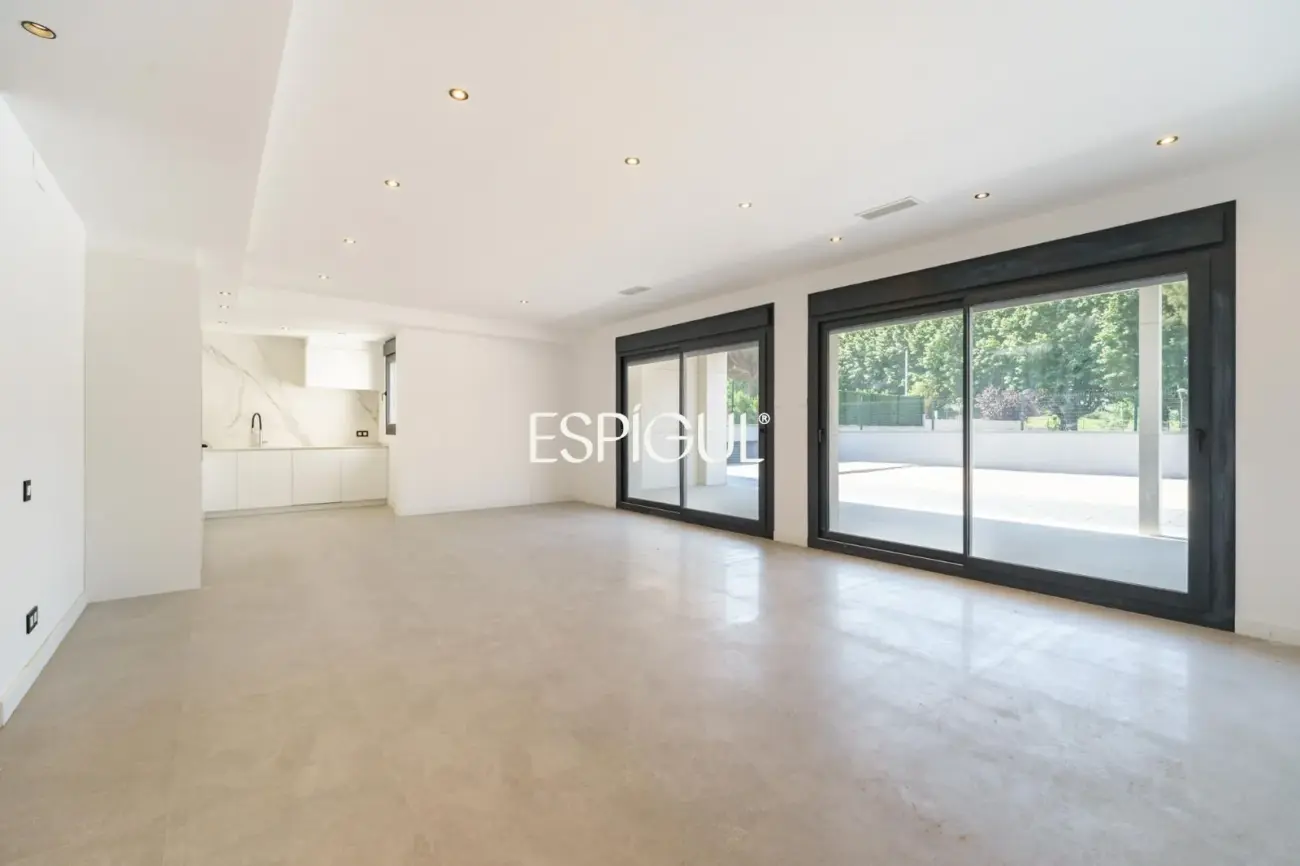 Exclusiva vivienda de obra nueva con diseño contemporáneo en Vallromanes